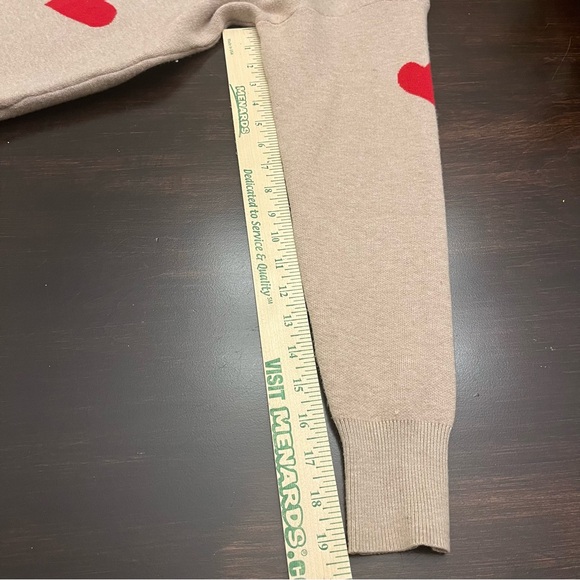 Tahari Beige Sweater with Red Hearts - Picture 6 of 6